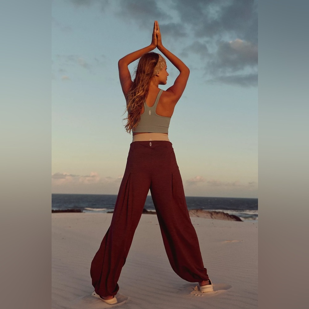 NWT FP Movement Find Your Flow Pants - Picture 2 of 4